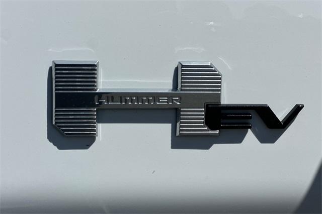 2025 GMC HUMMER EV SUV Vehicle Photo in ELK GROVE, CA 95757-8703