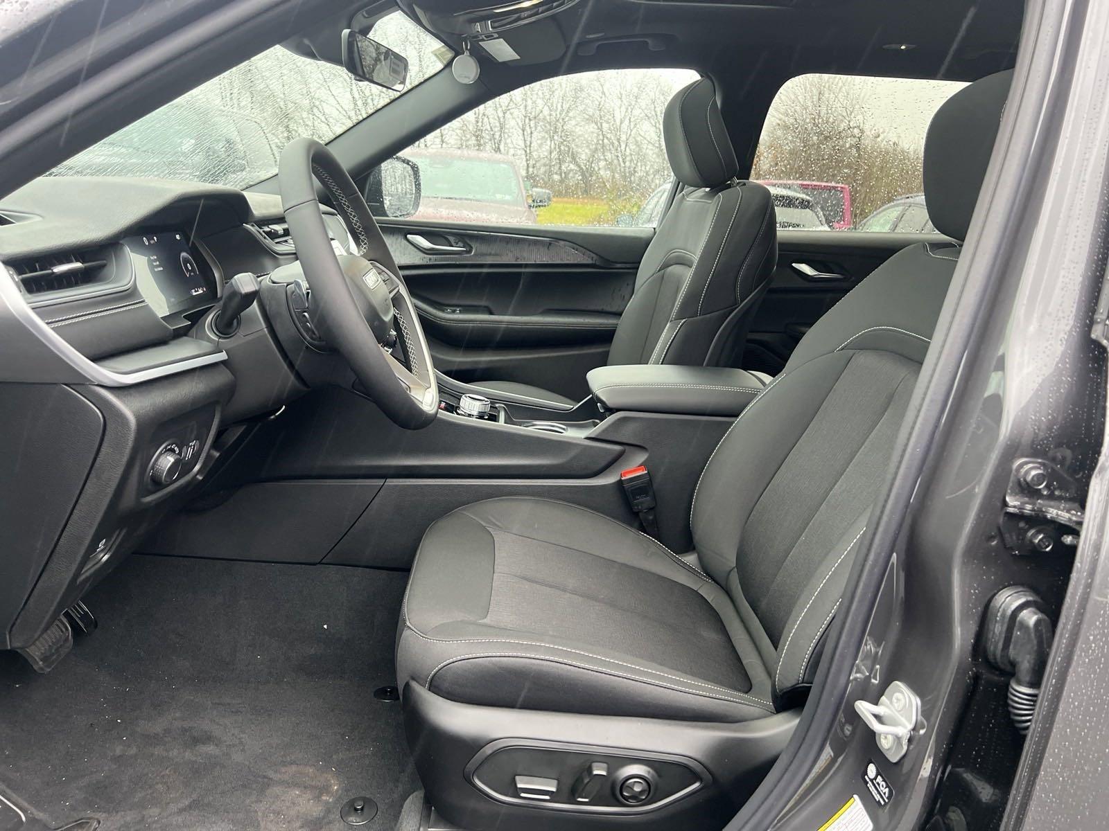 2025 Jeep Grand Cherokee L Vehicle Photo in Mechanicsburg, PA 17050-1707