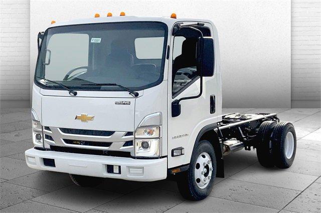 2025 Chevrolet 3500 HG LCF Gas Vehicle Photo in TOPEKA, KS 66609-0000