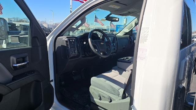 2024 Chevrolet Silverado Chassis Cab Vehicle Photo in INDEPENDENCE, MO 64055-1314