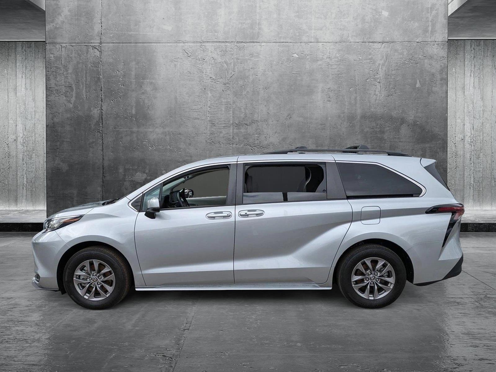 2023 Toyota Sienna Vehicle Photo in Tampa, FL 33614