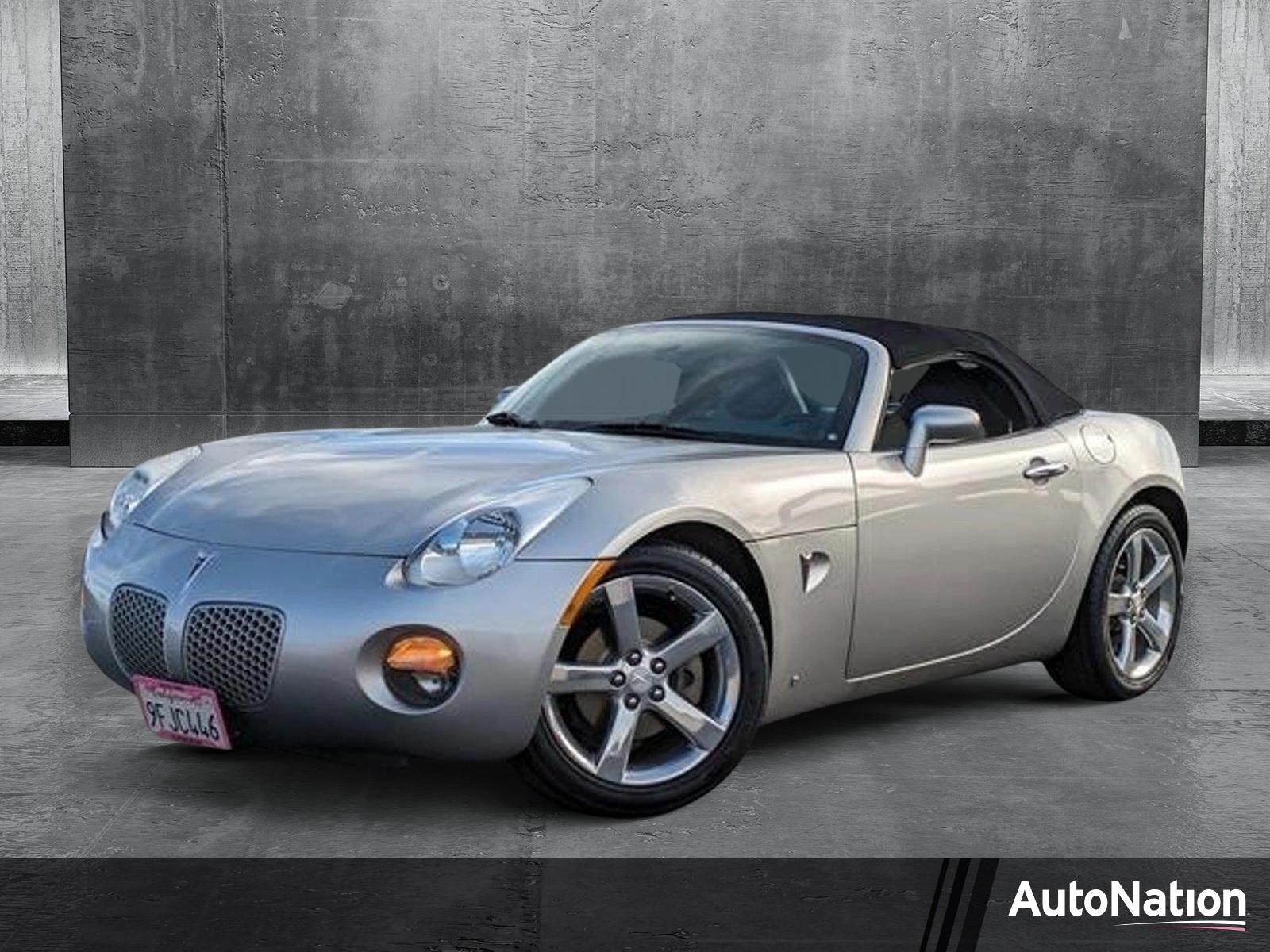 2006 Pontiac Solstice Vehicle Photo in Memphis, TN 38115