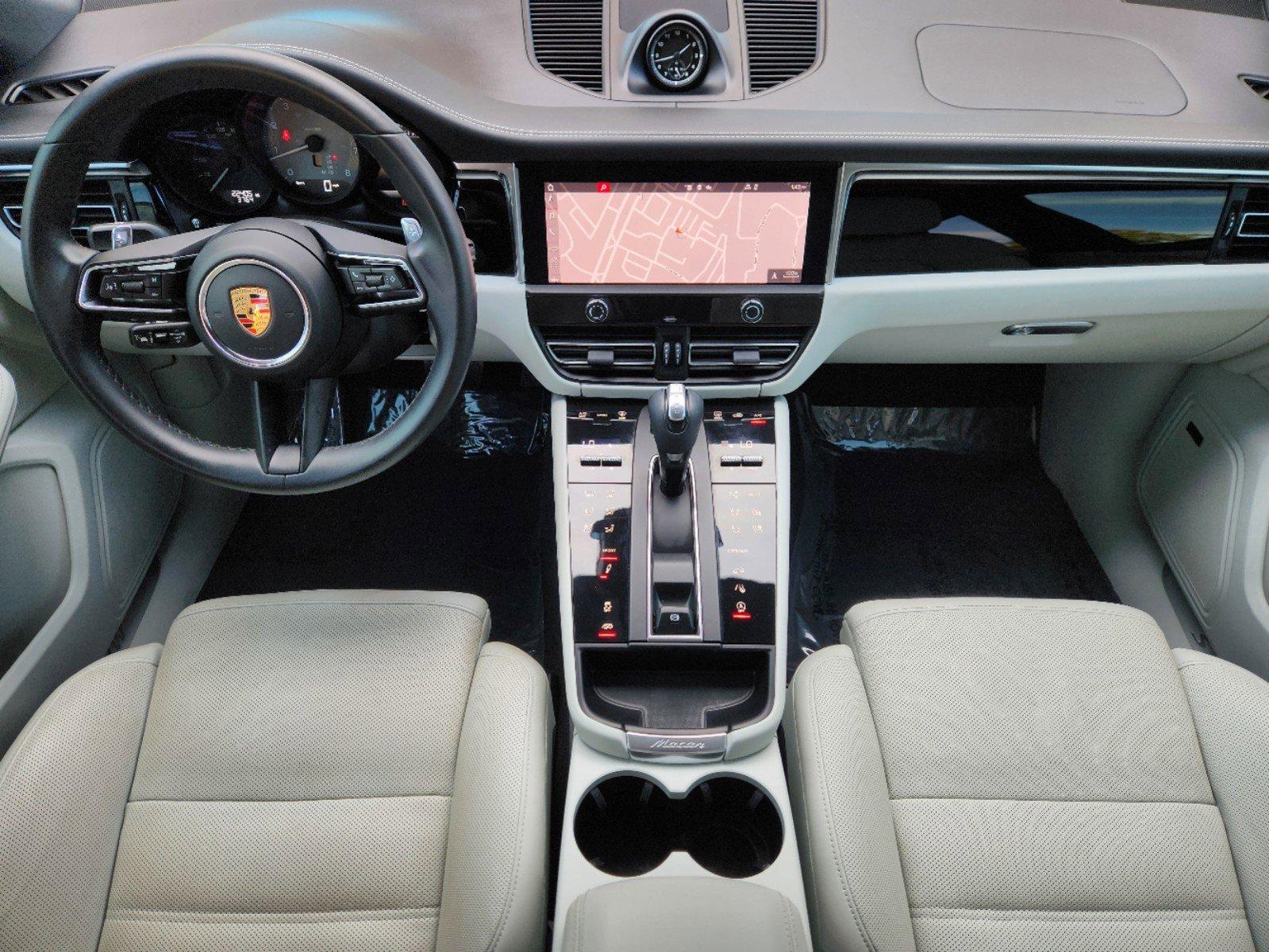 2022 Porsche Macan Vehicle Photo in Fort Worth, TX 76132