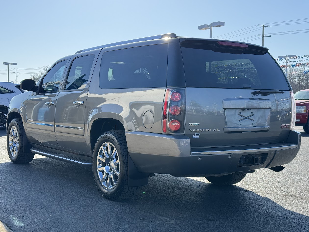 2012 GMC Yukon XL Vehicle Photo in BOONVILLE, IN 47601-9633