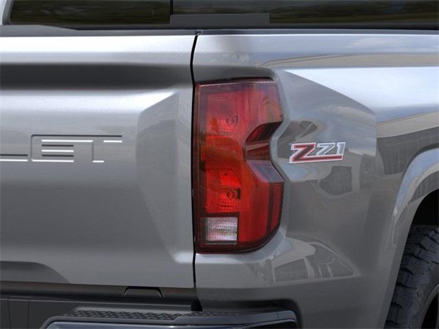 2025 Chevrolet Colorado Vehicle Photo in ENGLEWOOD, CO 80113-6708