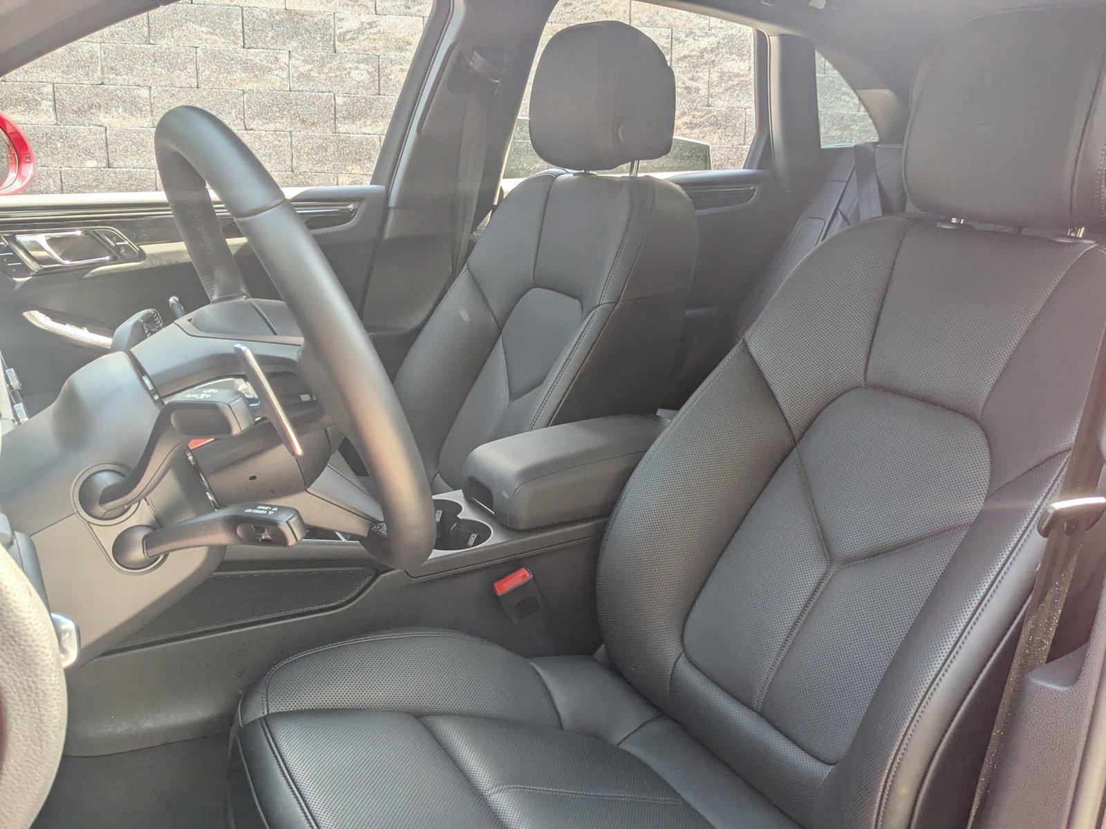 2025 Porsche Macan Vehicle Photo in Towson, MD 21204