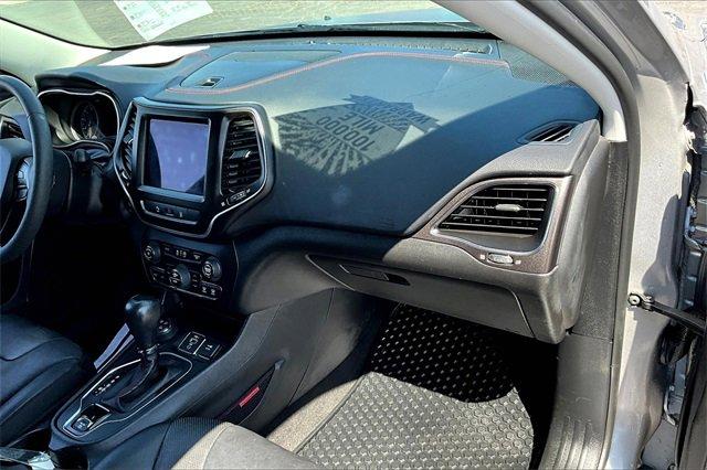 2021 Jeep Cherokee Vehicle Photo in TOPEKA, KS 66609-0000