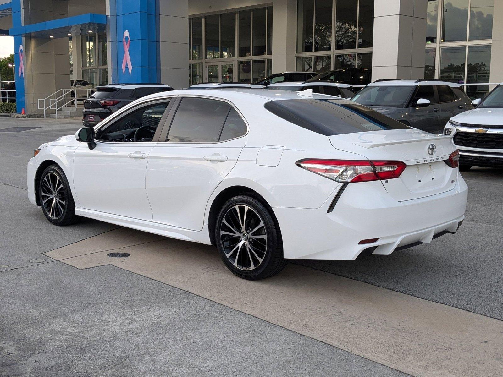 2020 Toyota Camry Vehicle Photo in PEMBROKE PINES, FL 33024-6534