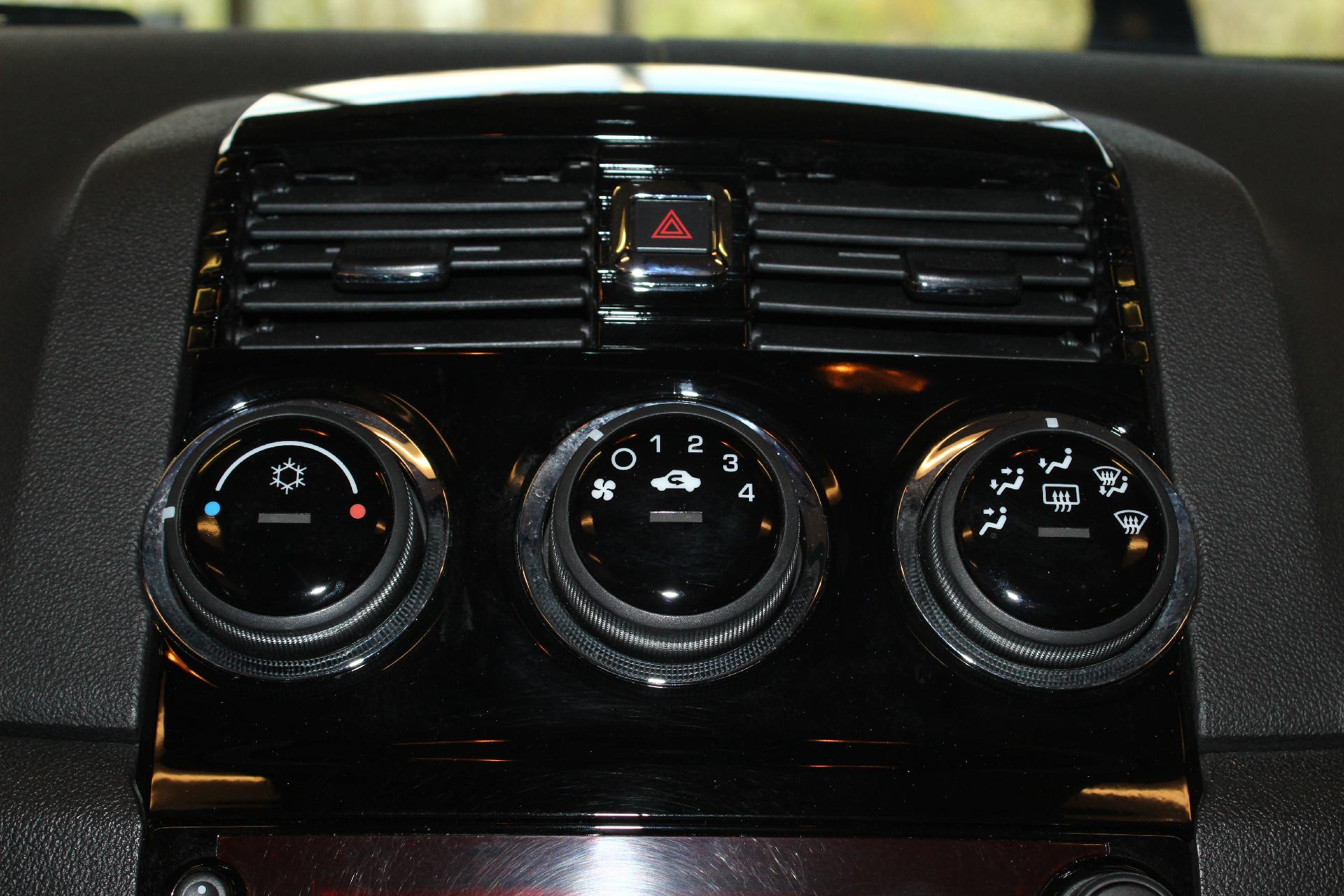 2008 Saturn Sky Vehicle Photo in NORTHAMPTON, MA 01060-1120