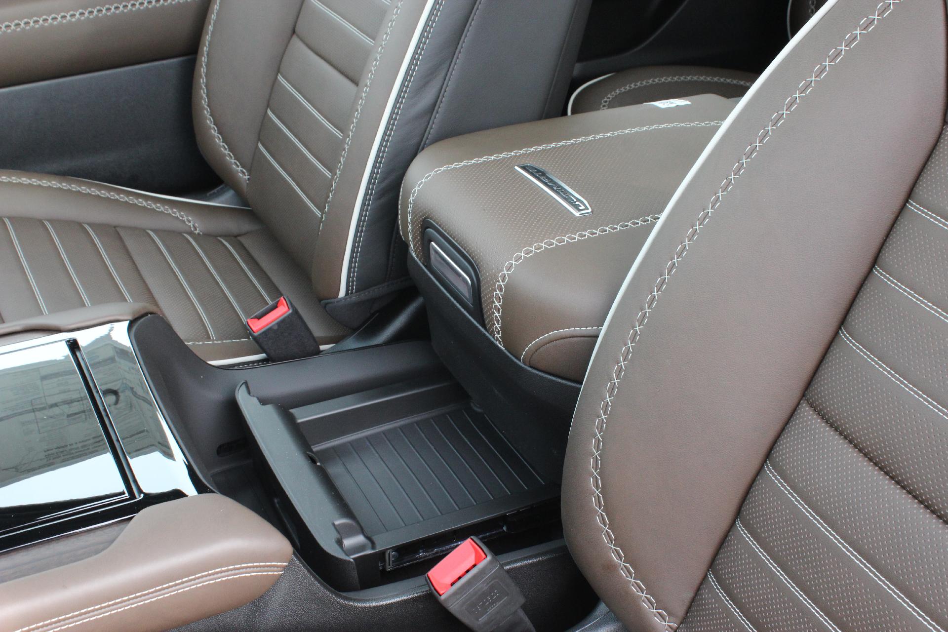 2025 GMC Yukon Vehicle Photo in AURORA, CO 80012-4011