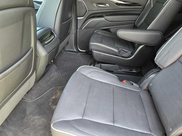 2022 Cadillac Escalade Vehicle Photo in DENTON, TX 76210-9321