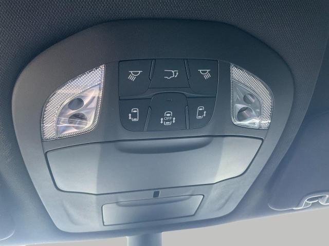 2025 Chrysler Pacifica Vehicle Photo in Kaukauna, WI 54130