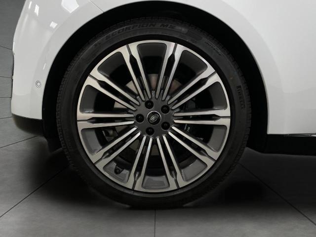 2025 Range Rover Vehicle Photo in Appleton, WI 54913