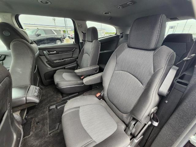 2017 Chevrolet Traverse Vehicle Photo in GREEN BAY, WI 54304-5303