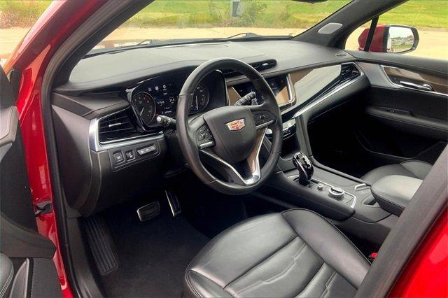 2024 Cadillac XT6 Vehicle Photo in TOPEKA, KS 66609-0000