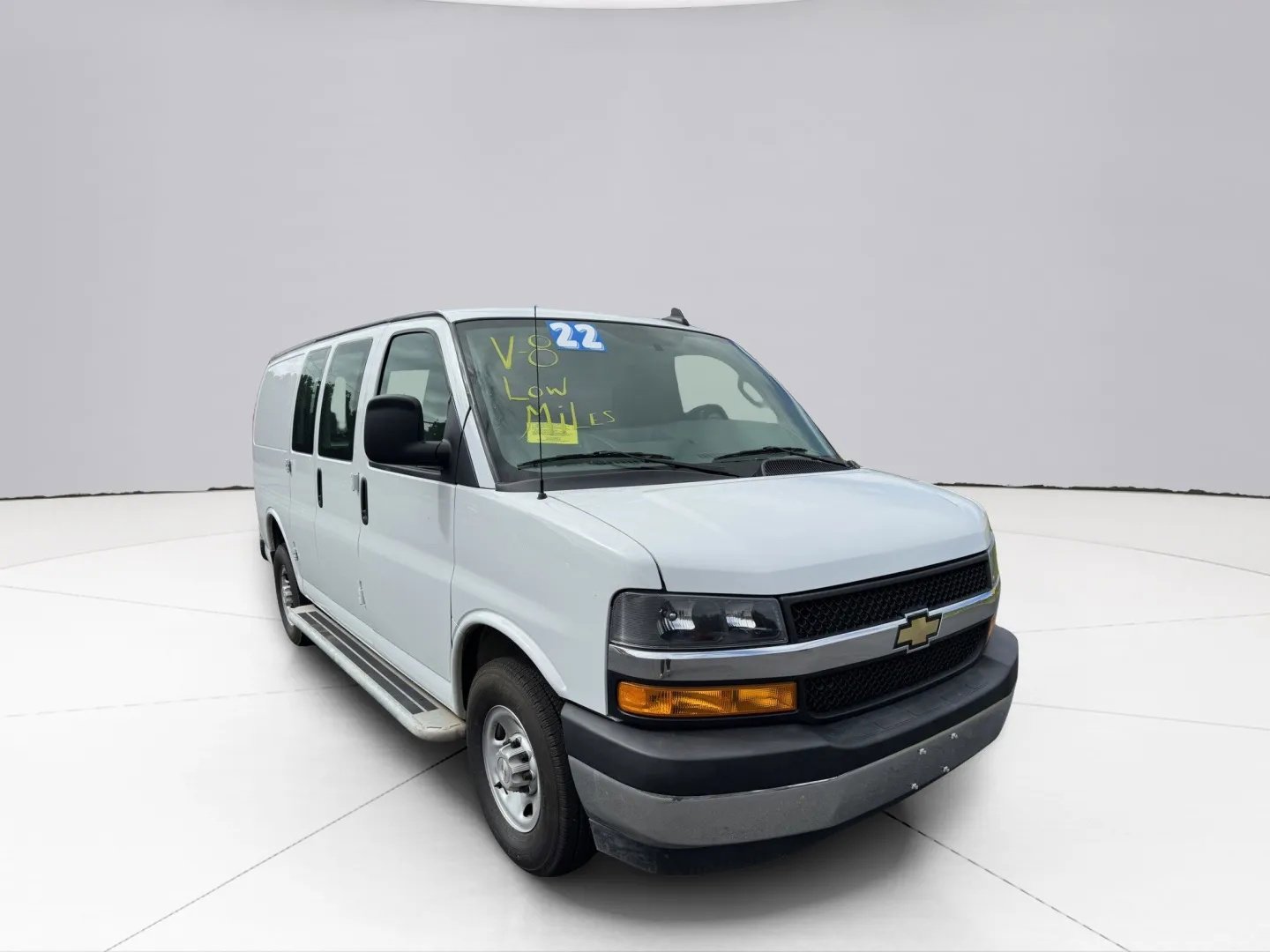 2022 Chevrolet Express Cargo 2500 Vehicle Photo in LEOMINSTER, MA 01453-2952