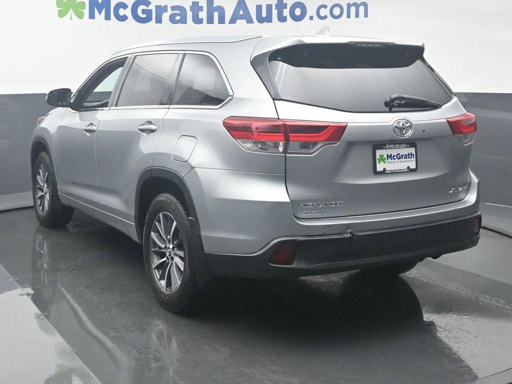 2018 Toyota Highlander Vehicle Photo in Cedar Rapids, IA 52402