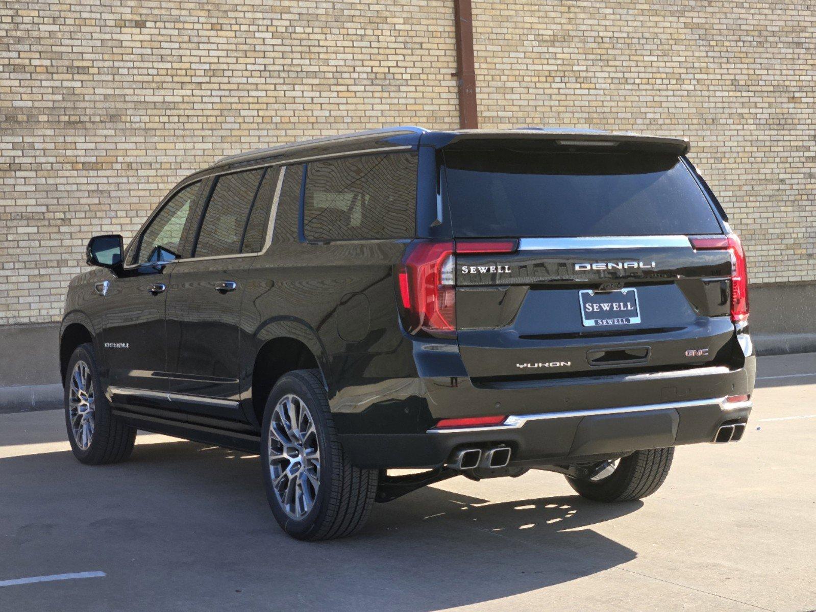 2025 GMC Yukon XL Vehicle Photo in DALLAS, TX 75209-3016