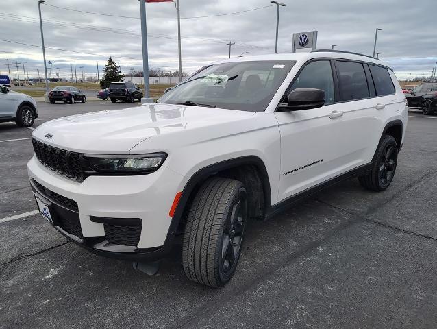 2023 Jeep Grand Cherokee L Vehicle Photo in GREEN BAY, WI 54304-5303