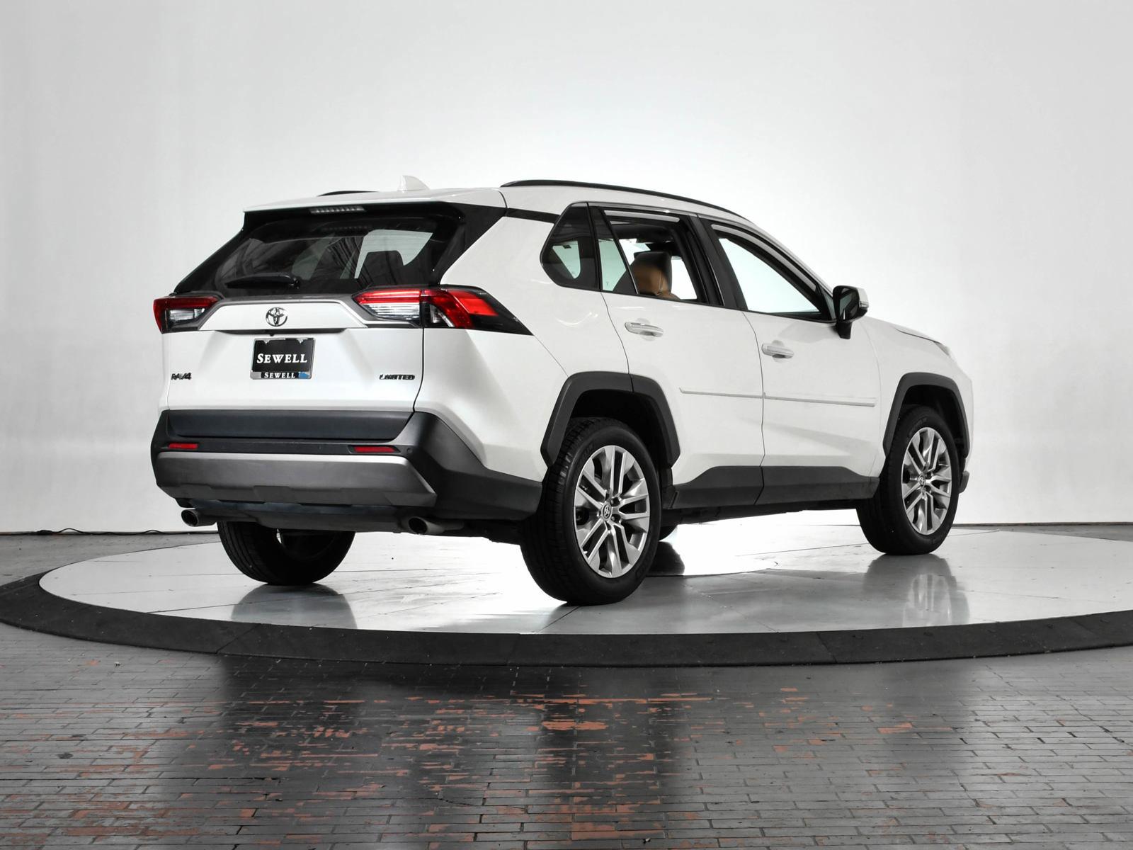 2022 Toyota RAV4 Vehicle Photo in DALLAS, TX 75235