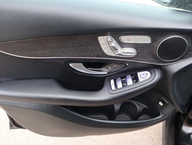 2022 Mercedes-Benz GLC Vehicle Photo in DETROIT, MI 48207-4102