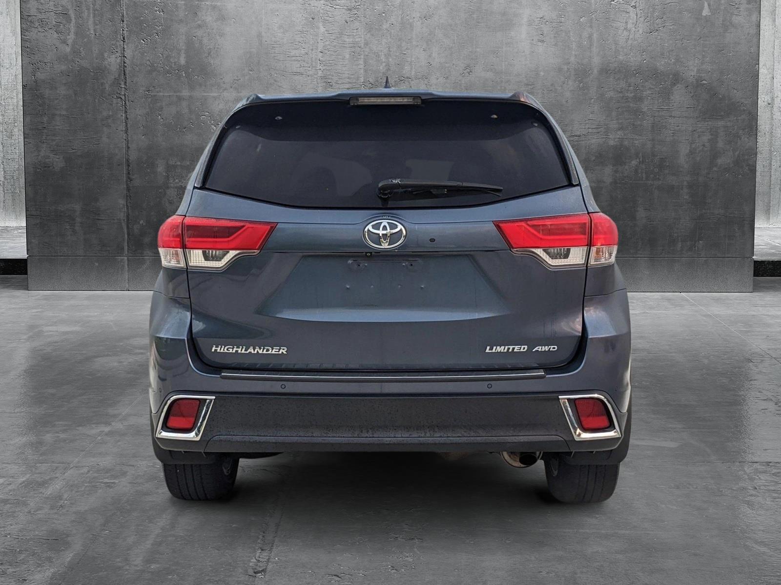 2019 Toyota Highlander Vehicle Photo in Davie, FL 33331