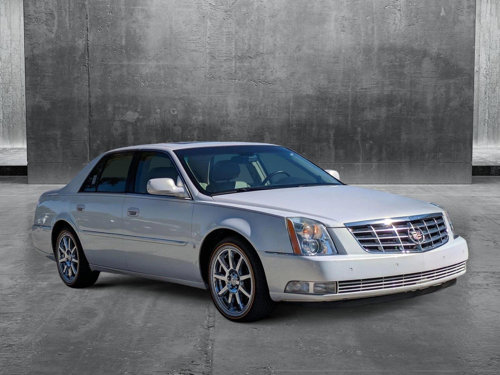 2007 Cadillac DTS Vehicle Photo in GREENACRES, FL 33463-3207