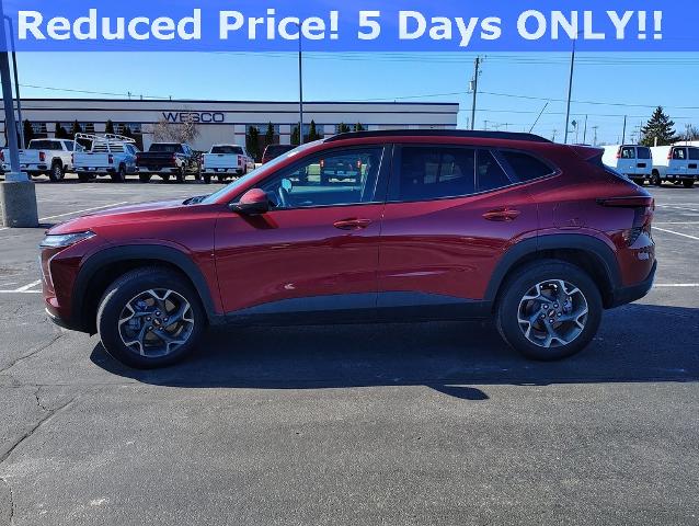 2025 Chevrolet Trax Vehicle Photo in GREEN BAY, WI 54304-5303