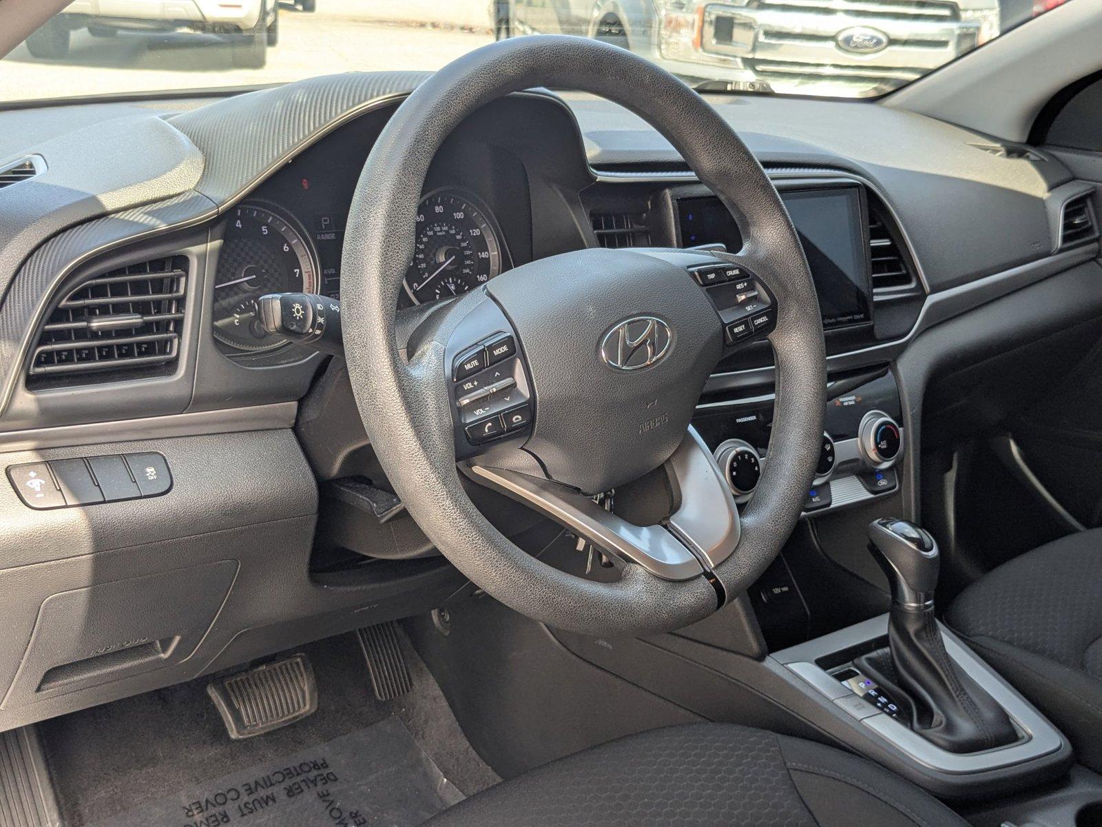 2019 Hyundai ELANTRA Vehicle Photo in St. Petersburg, FL 33713