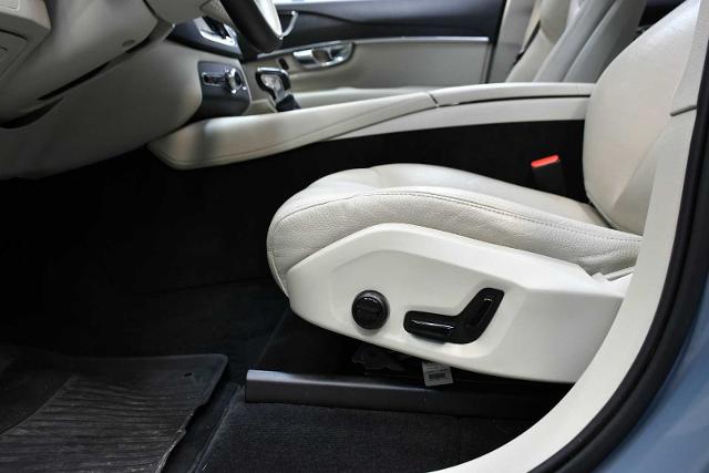 2020 Volvo XC90 Vehicle Photo in DALLAS, TX 75235