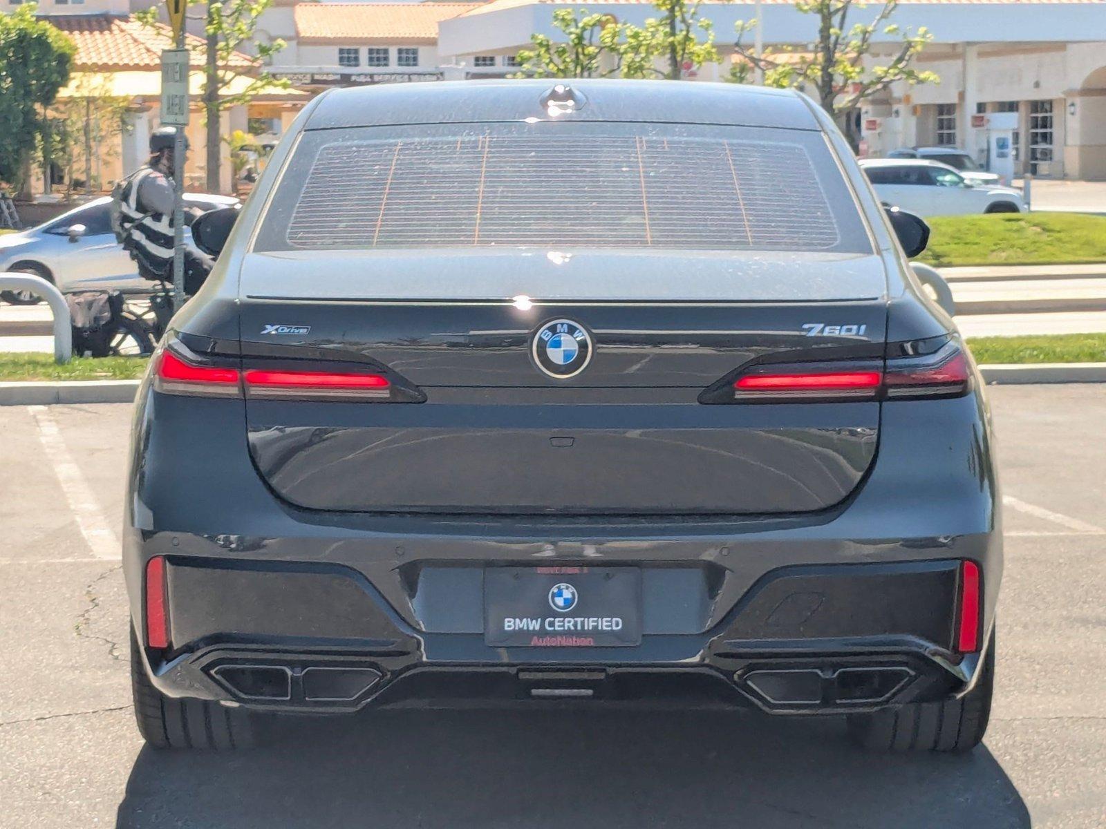 2024 BMW 760i xDrive Vehicle Photo in Valencia, CA 91355
