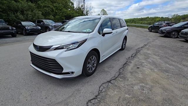2021 Toyota Sienna Vehicle Photo in Pleasant Hills, PA 15236