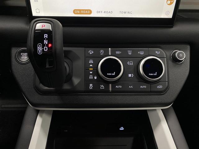 2025 Defender Vehicle Photo in Appleton, WI 54913