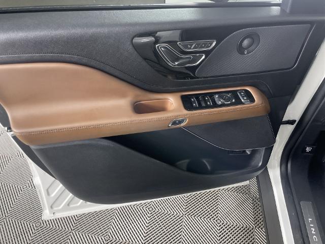 2023 Lincoln Aviator Vehicle Photo in GILBERT, AZ 85297-0402