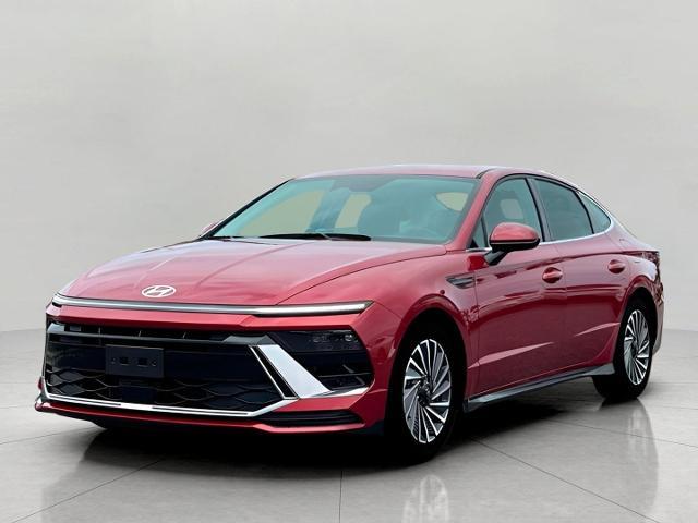 2025 Hyundai SONATA Hybrid Vehicle Photo in Neenah, WI 54956