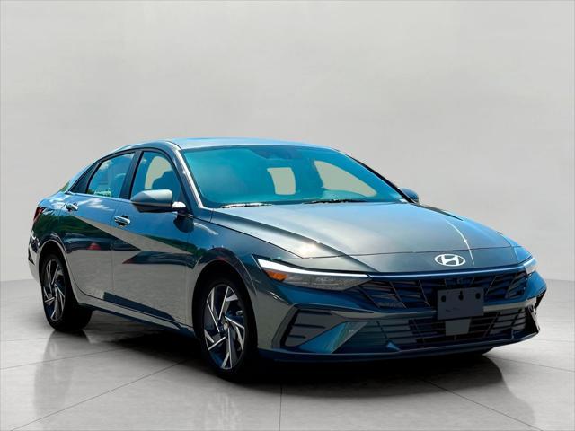 2025 Hyundai ELANTRA Vehicle Photo in Green Bay, WI 54304