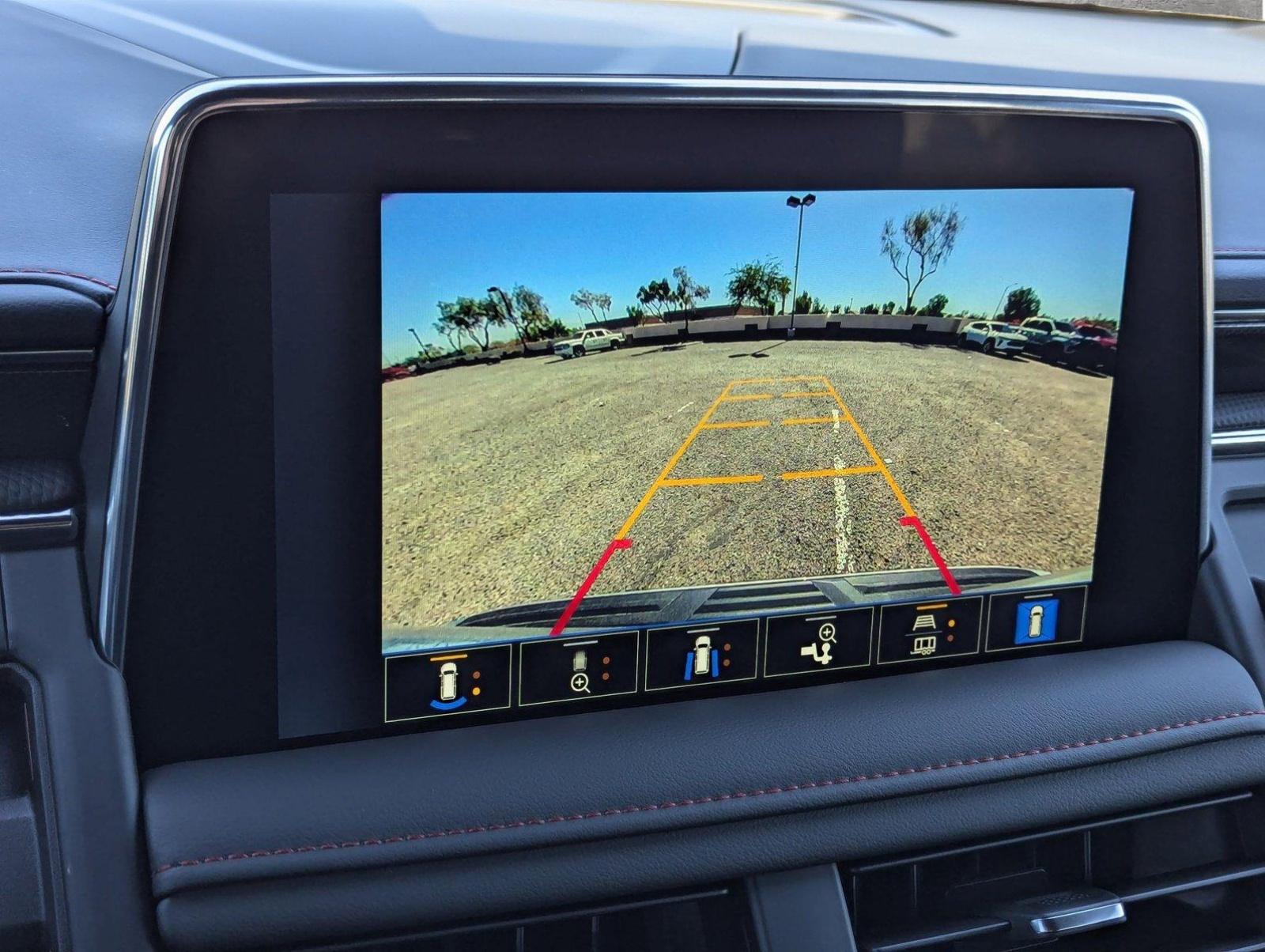 2024 Chevrolet Suburban Vehicle Photo in PEORIA, AZ 85382-3715