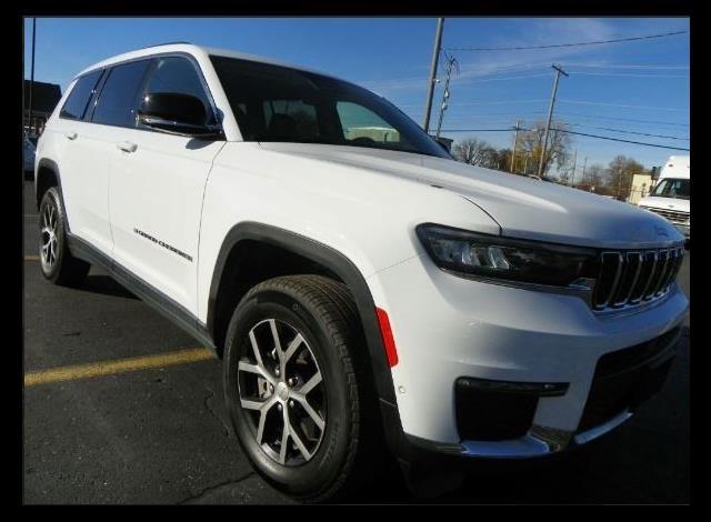 2023 Jeep Grand Cherokee L Vehicle Photo in Oshkosh, WI 54904