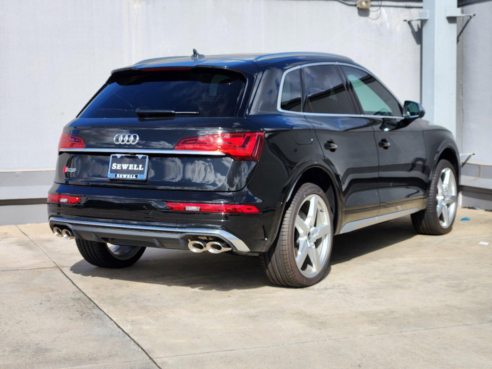 2024 Audi SQ5 Vehicle Photo in SUGAR LAND, TX 77478