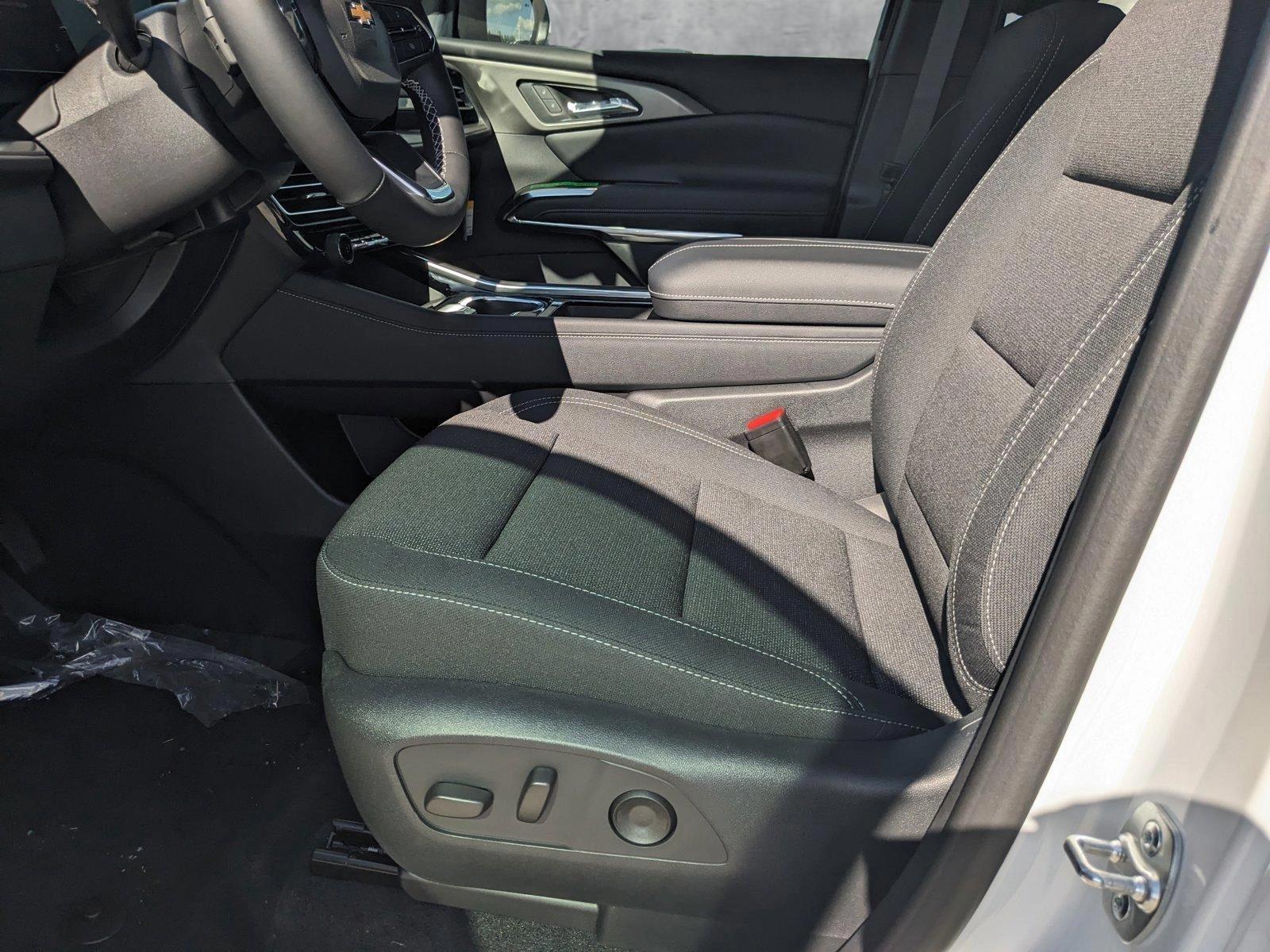 2025 Chevrolet Traverse Vehicle Photo in MIAMI, FL 33172-3015