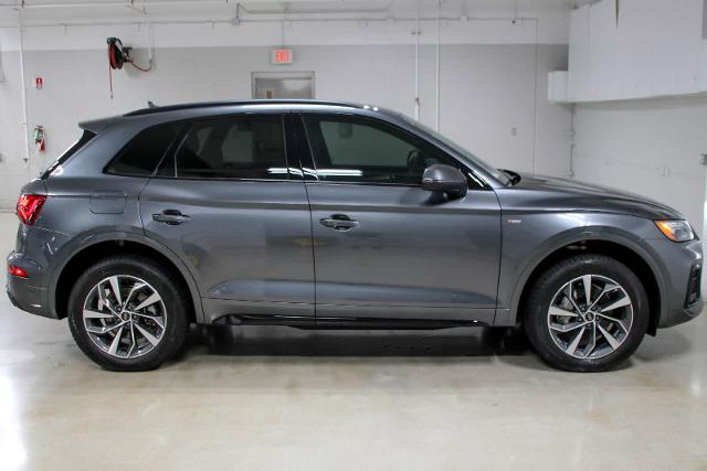 2024 Audi Q5 Vehicle Photo in SUGAR LAND, TX 77478