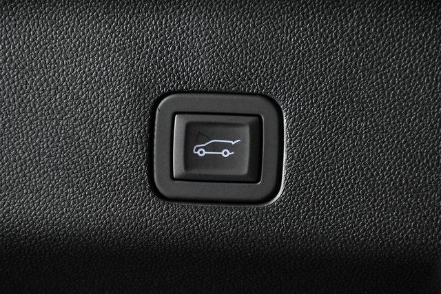 2025 GMC Yukon XL Vehicle Photo in PUYALLUP, WA 98371-4149