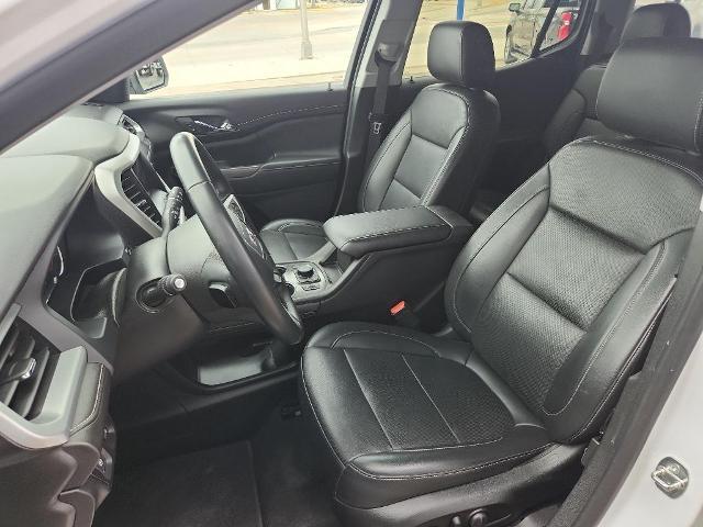 2023 GMC Acadia Vehicle Photo in HAYS, KS 67601-1994
