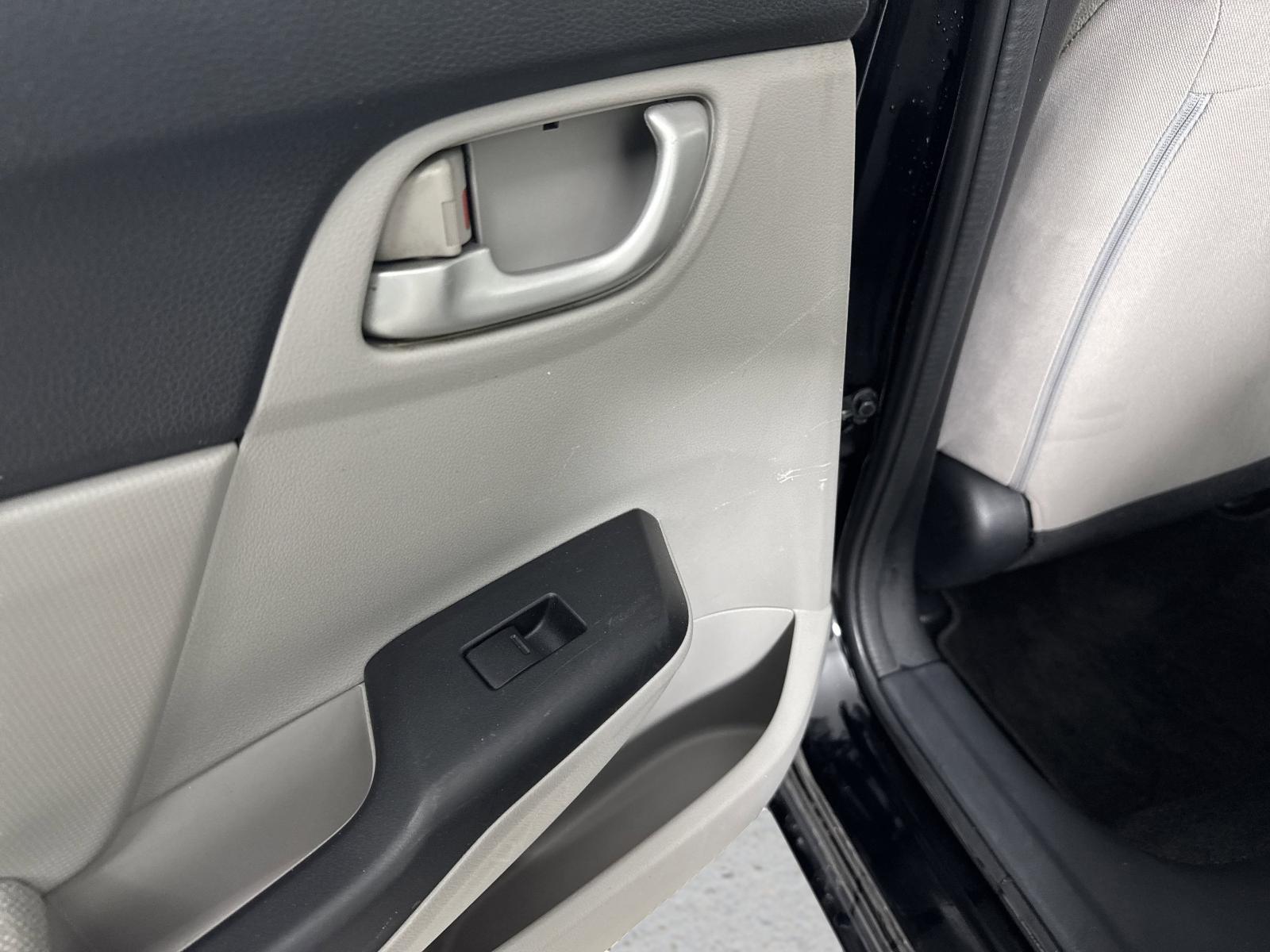 2013 Honda Civic Sdn Vehicle Photo in GEORGETOWN, TX 78626-7508