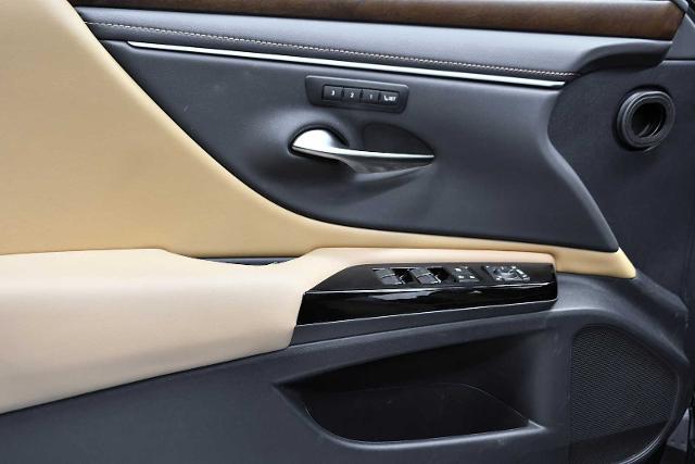 2024 Lexus ES 250 Vehicle Photo in DALLAS, TX 75235