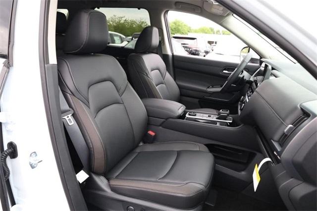 2025 Nissan Pathfinder Vehicle Photo in Hazelwood, MO 63042