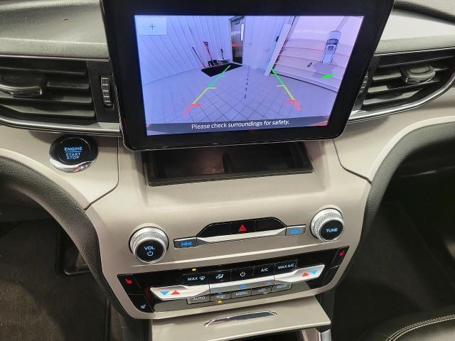 2023 Ford Explorer Vehicle Photo in Neenah, WI 54956