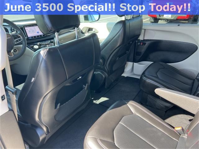 2023 Chrysler Pacifica Vehicle Photo in GREEN BAY, WI 54304-5303