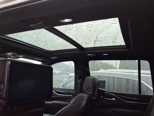 2021 Cadillac Escalade ESV Vehicle Photo in SMITHTOWN, NY 11787-5023