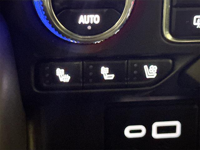 2023 GMC Yukon XL Vehicle Photo in EVERETT, WA 98203-5662